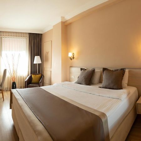 Classes Hotel Airport Istanbul Exteriör bild
