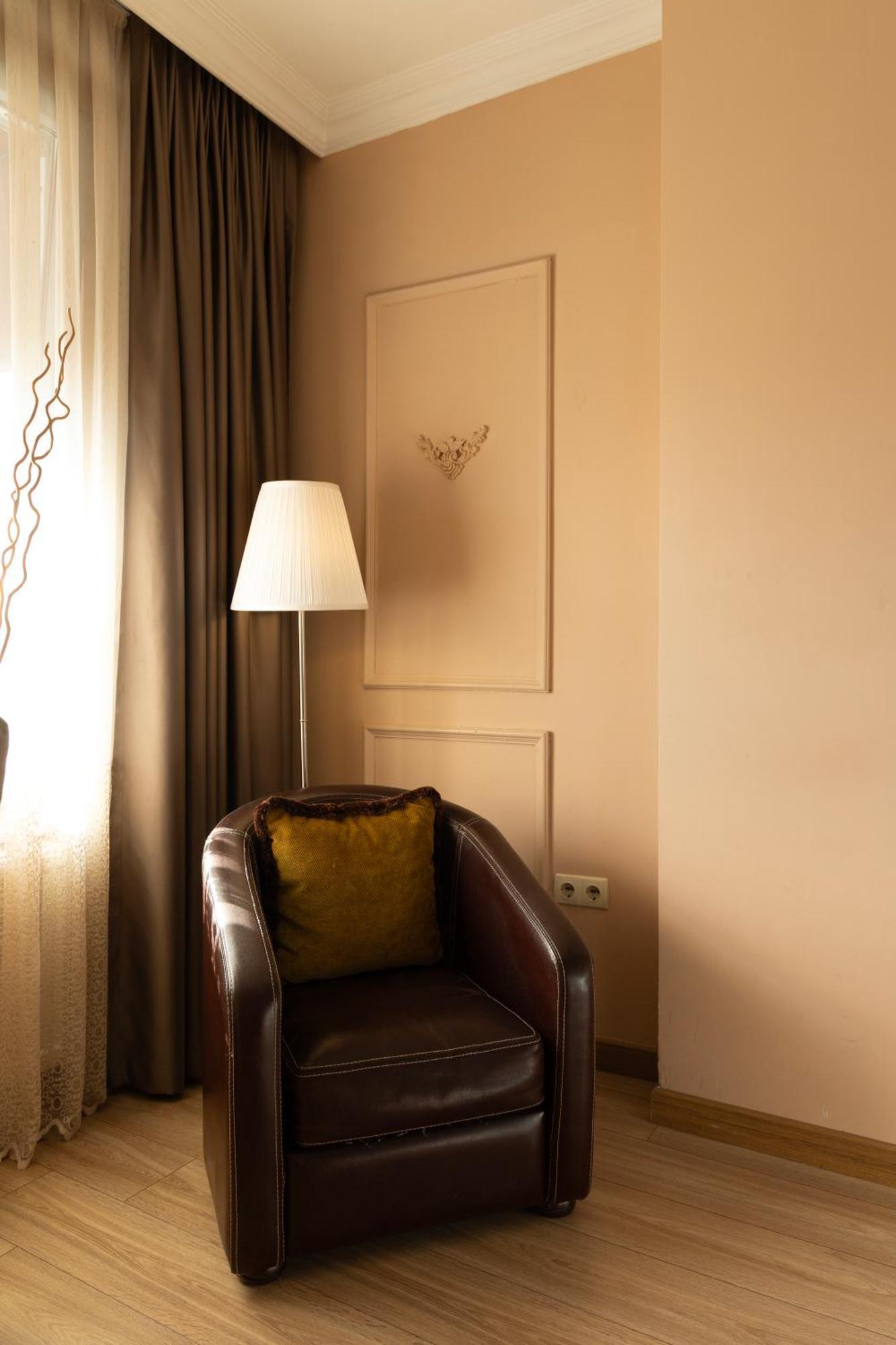Classes Hotel Airport Istanbul Exteriör bild