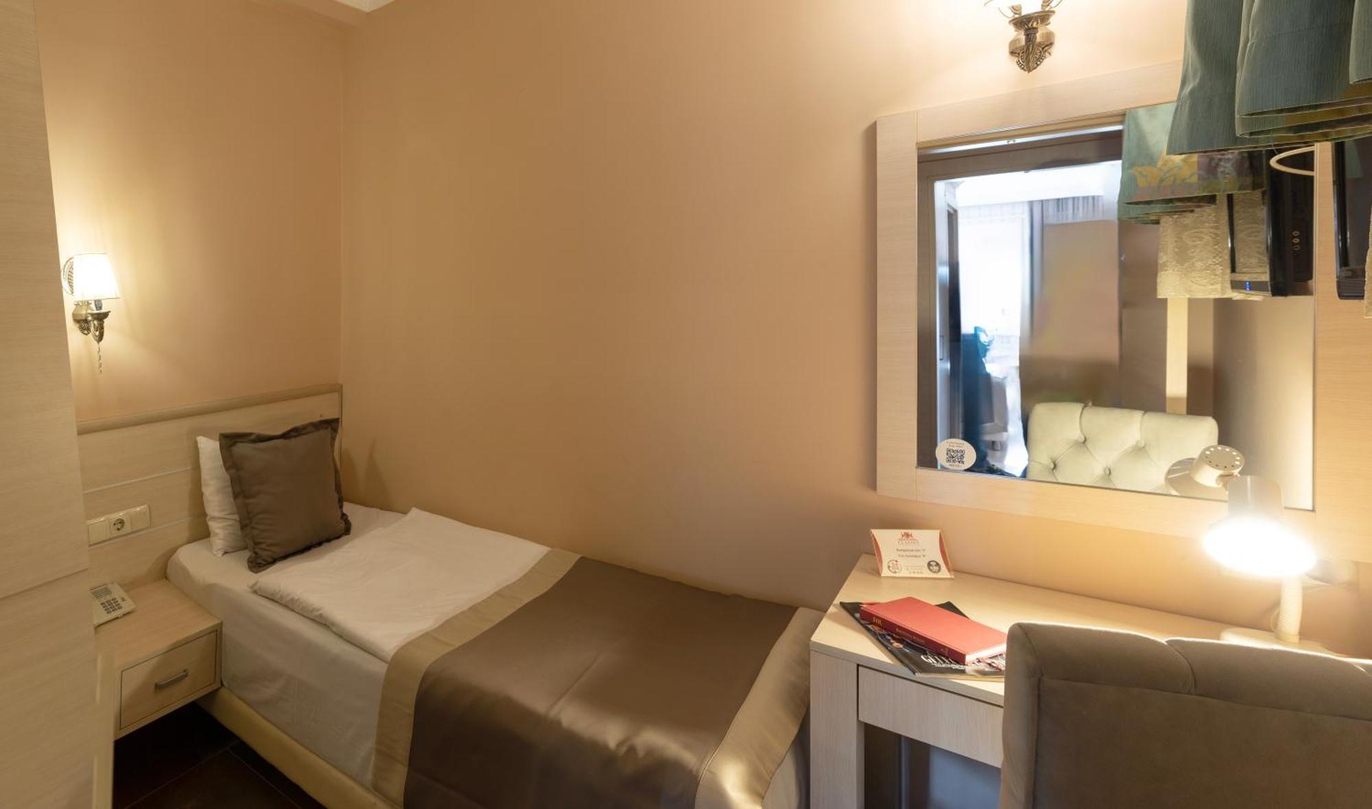 Classes Hotel Airport Istanbul Rum bild